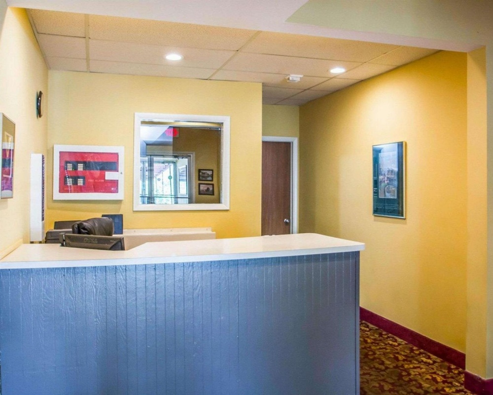 Rodeway Inn Lakeville